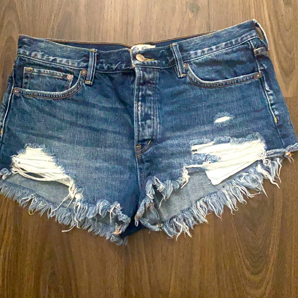 Women’s Free People high waisted shorts 28